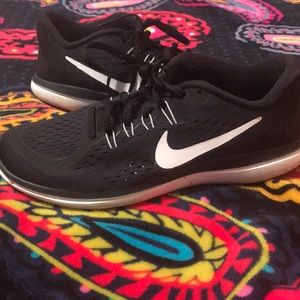 NIKE WOMEN FLEX 2017  RUN